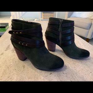NWT BP Train-Lea olive suede booties